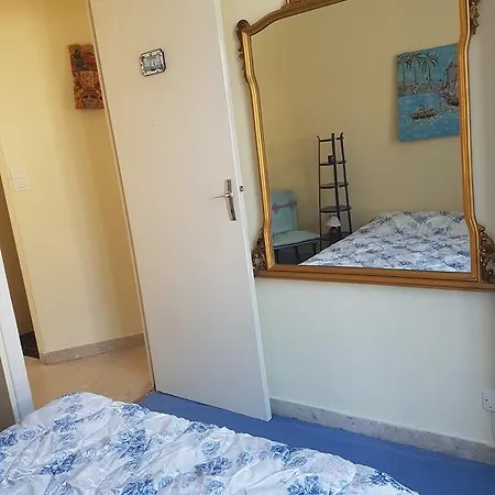Two Blocks From The Sea Апартаменты