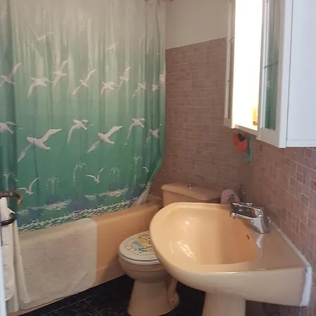 Two Blocks From The Sea Апартаменты *